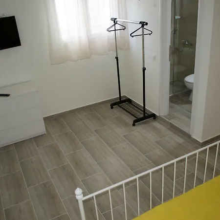 Mathome Mira Mare Anemi * Nea Skioni